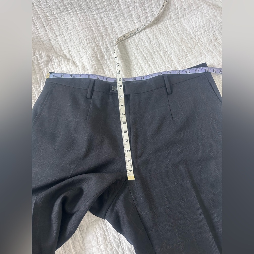 Dolce & Gabbana 100% Virgin Wool Designer Suit | Subtle Checkered Pattern - Picture 11 of 17